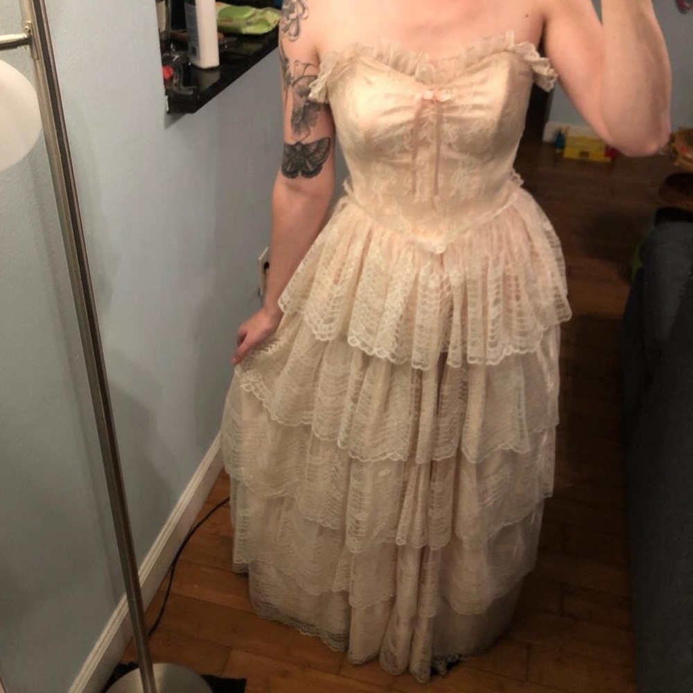 Zum zum 1970s lace strapless maxi ruffle prairie dress ball gown with corset top